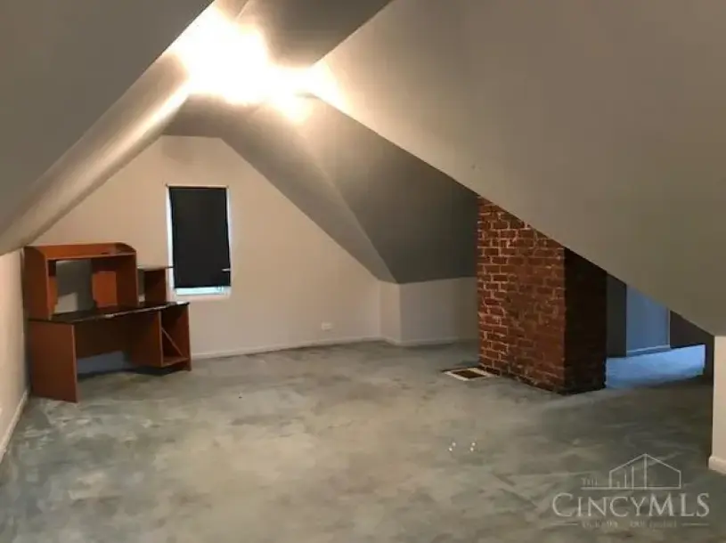 4 Bedroom Apartment 3502 Woodbine Ave-5