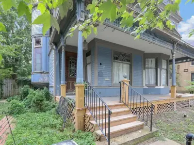 4 Bedroom Apartment 414 S Court St