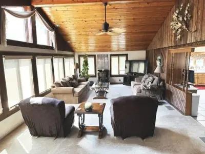 16770 Bridge Rd, Middlefield, OH 44062