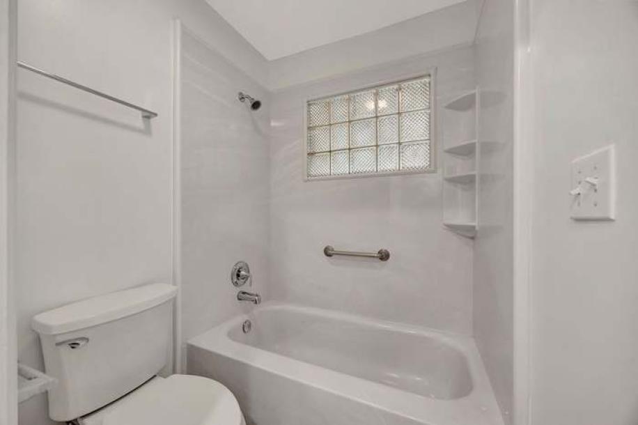 873 Tradewind Dr, Mason, OH 45040-12