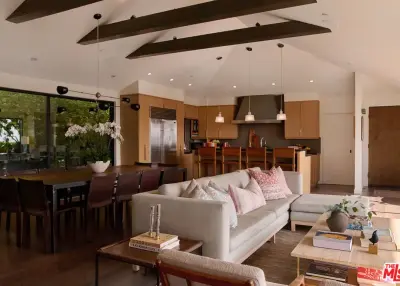 8951 St Ives Dr, West Hollywood, CA 90069