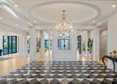 402 Doheny Rd, Beverly Hills, CA 90210