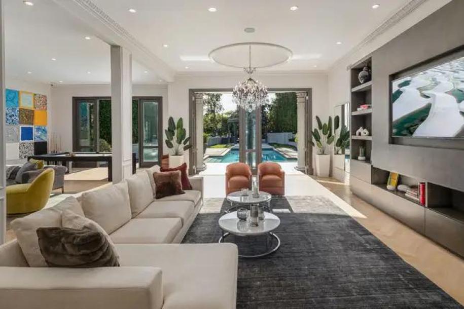 402 Doheny Rd, Beverly Hills, CA 90210-7