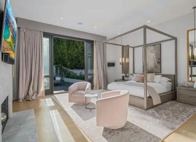 402 Doheny Rd, Beverly Hills, CA 90210