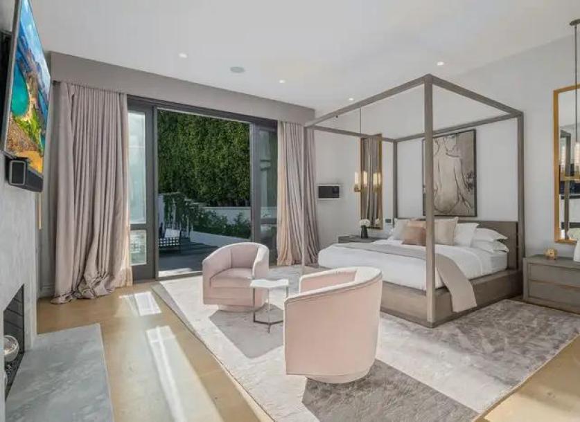 402 Doheny Rd, Beverly Hills, CA 90210-5