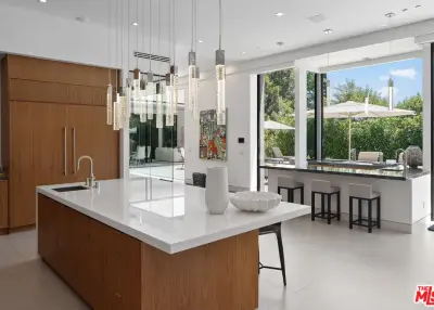 1527 Rising Glen Rd, Los Angeles, CA 90069