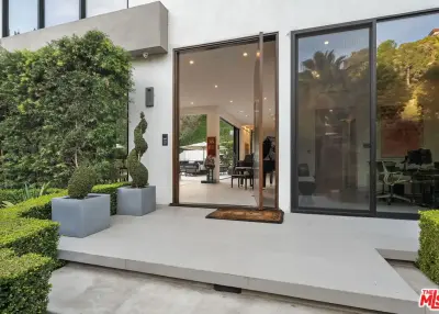 1527 Rising Glen Rd, Los Angeles, CA 90069