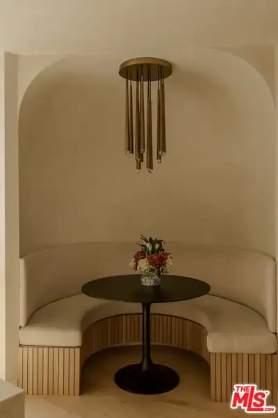 1778 Viewmont Dr, Los Angeles, CA 90069