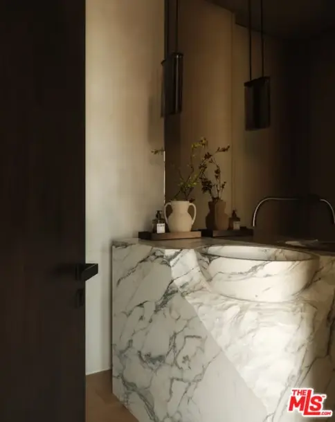 9126 Cordell Dr, Los Angeles, CA 90069-10