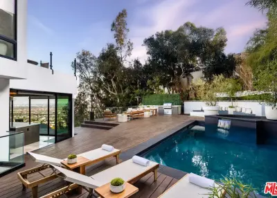 8650 Franklin Ave, Los Angeles, CA 90069