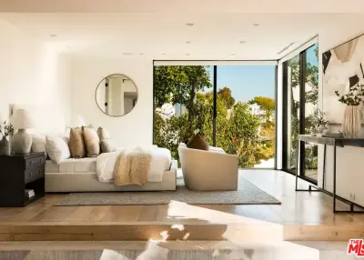 8650 Franklin Ave, Los Angeles, CA 90069