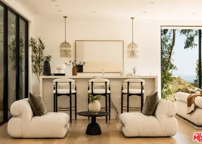 8650 Franklin Ave, Los Angeles, CA 90069